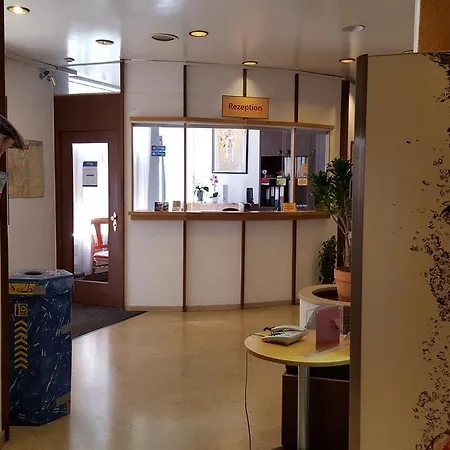 Hotel Spalenbrunnen & Restaurant Center 3*